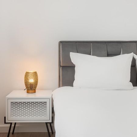 Magic Sunset Apartment Oradea Bagian luar foto